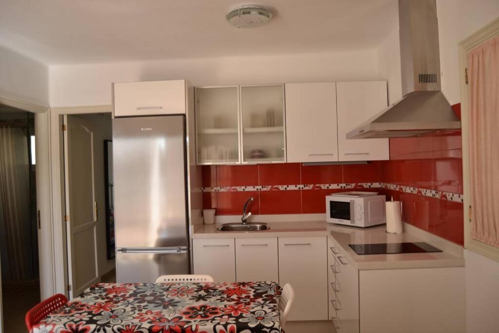 Casa Nori - Apartamento A 4 Minutos De La Playa Tias Bagian luar foto